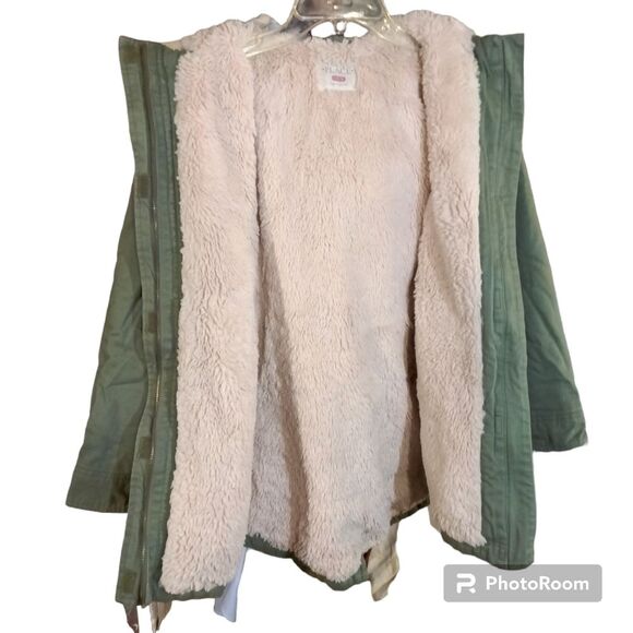 Place Girls Green Fur Lined 2 Pocket Long Jacket Sz L 10/12 - Picture 3 of 6